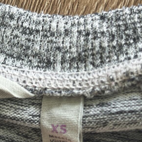 Athleta Crewneck Cityscape Sweatshirt - Picture 3 of 5
